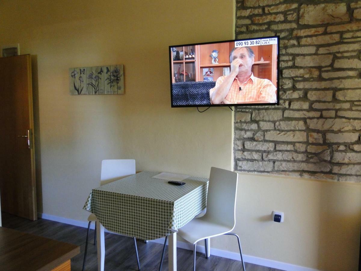 Apartment Pino Umag Exterior foto