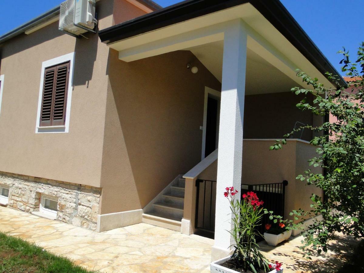Apartment Pino Umag Exterior foto